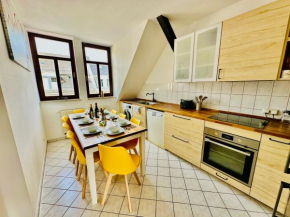 Massive Karli Loft - over 130 meters floor space - home theater room - 4 private sleeping areas - best location in Leipzig